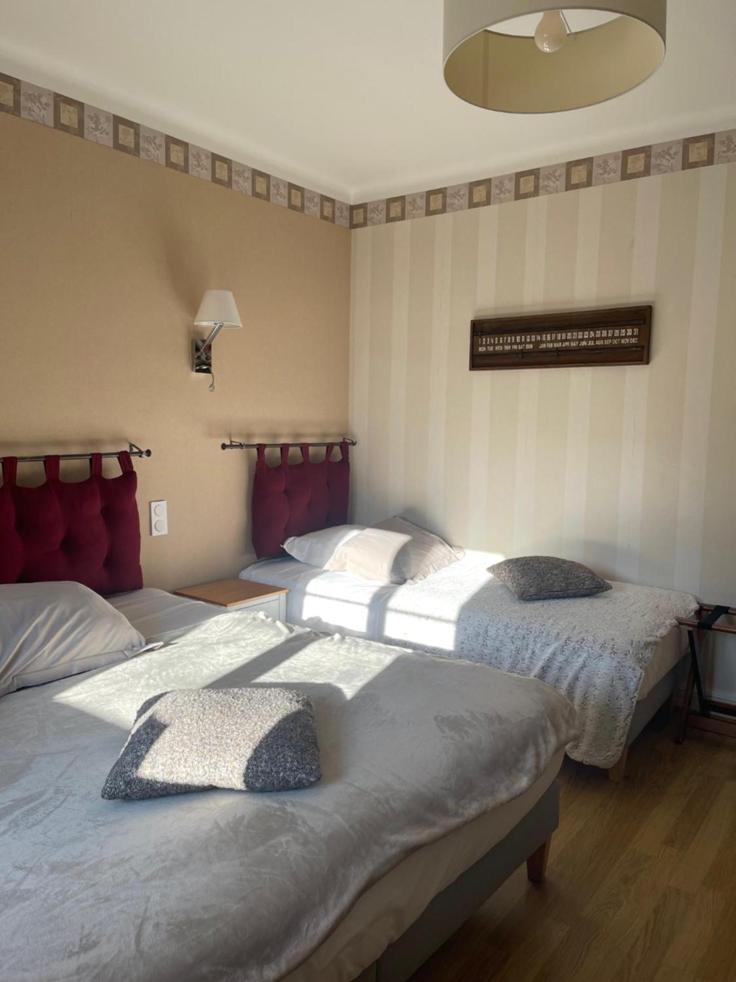 Hotel-Restaurant Le Sorgia Bellegarde-sur-Valserine Bagian luar foto